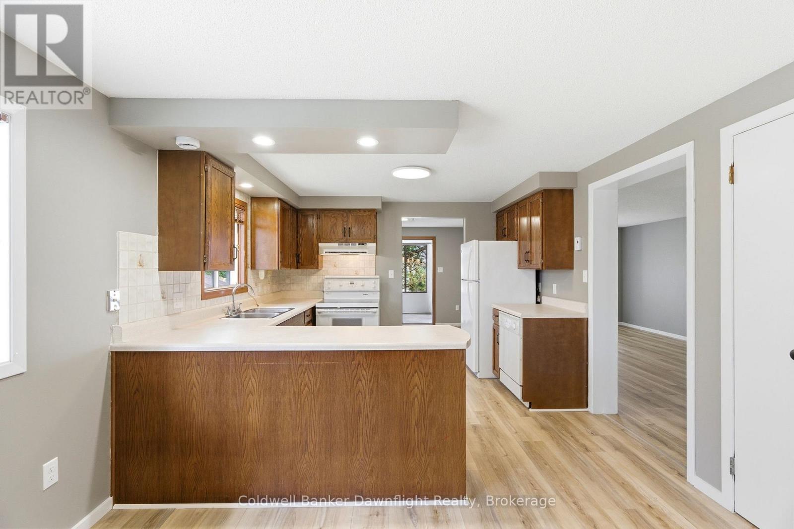 516 MAITLAND COURT - 16