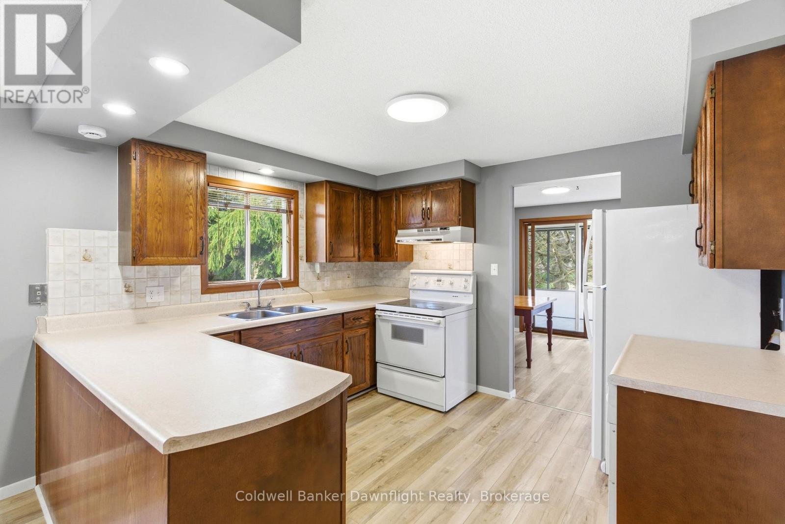 516 MAITLAND COURT - 17
