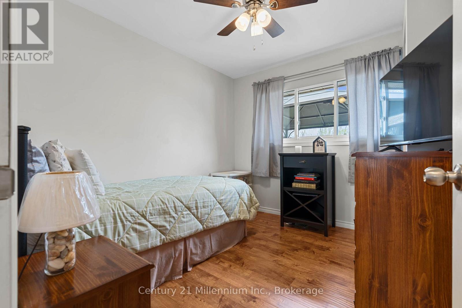 871 16TH STREET W - 20