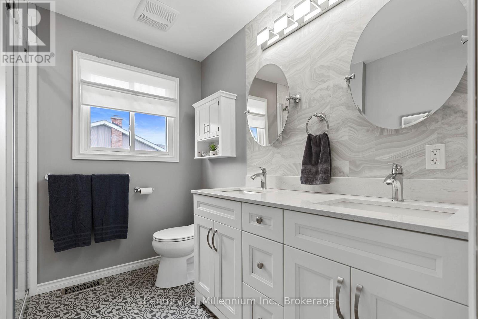 871 16TH STREET W - 21