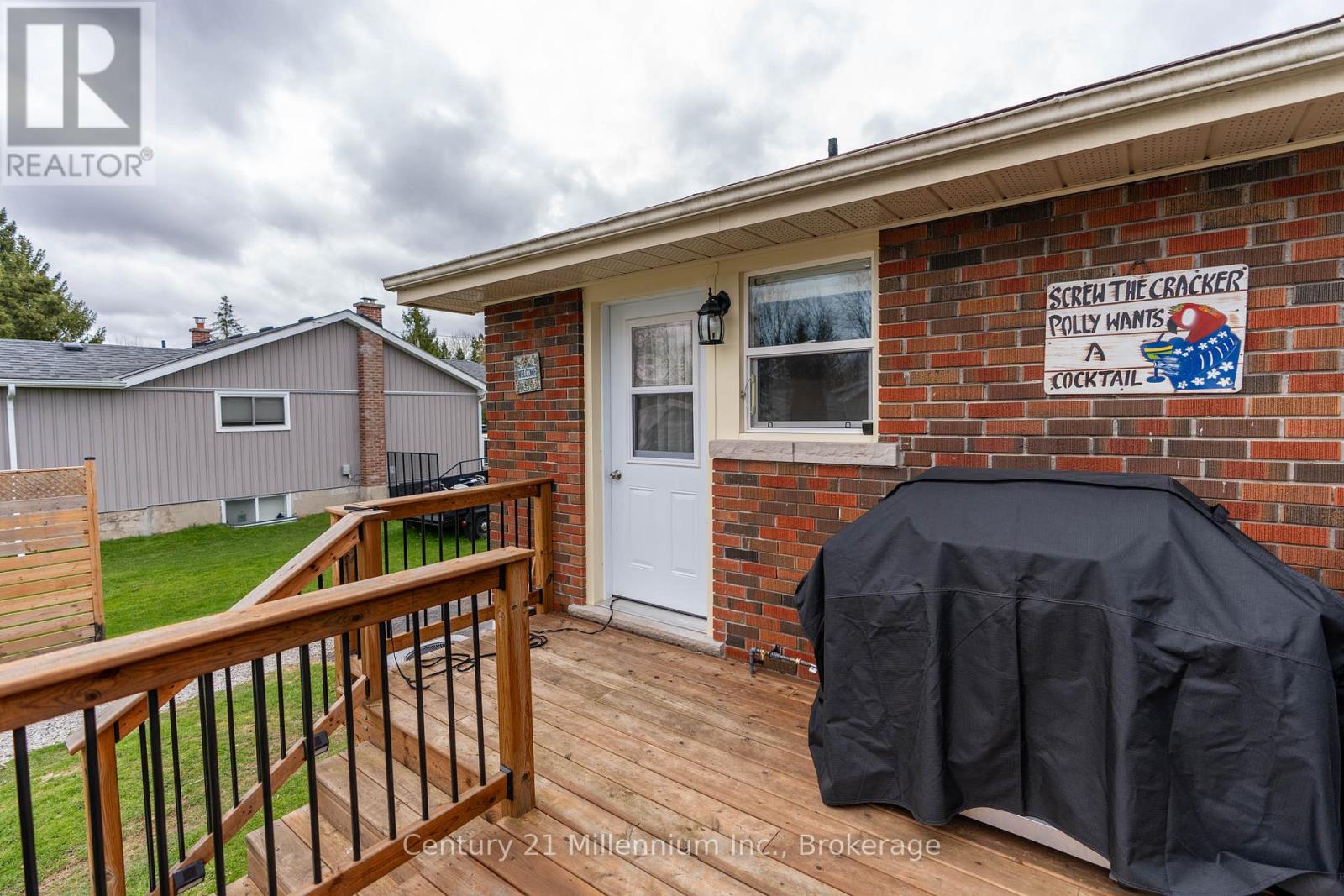 871 16TH STREET W - 40