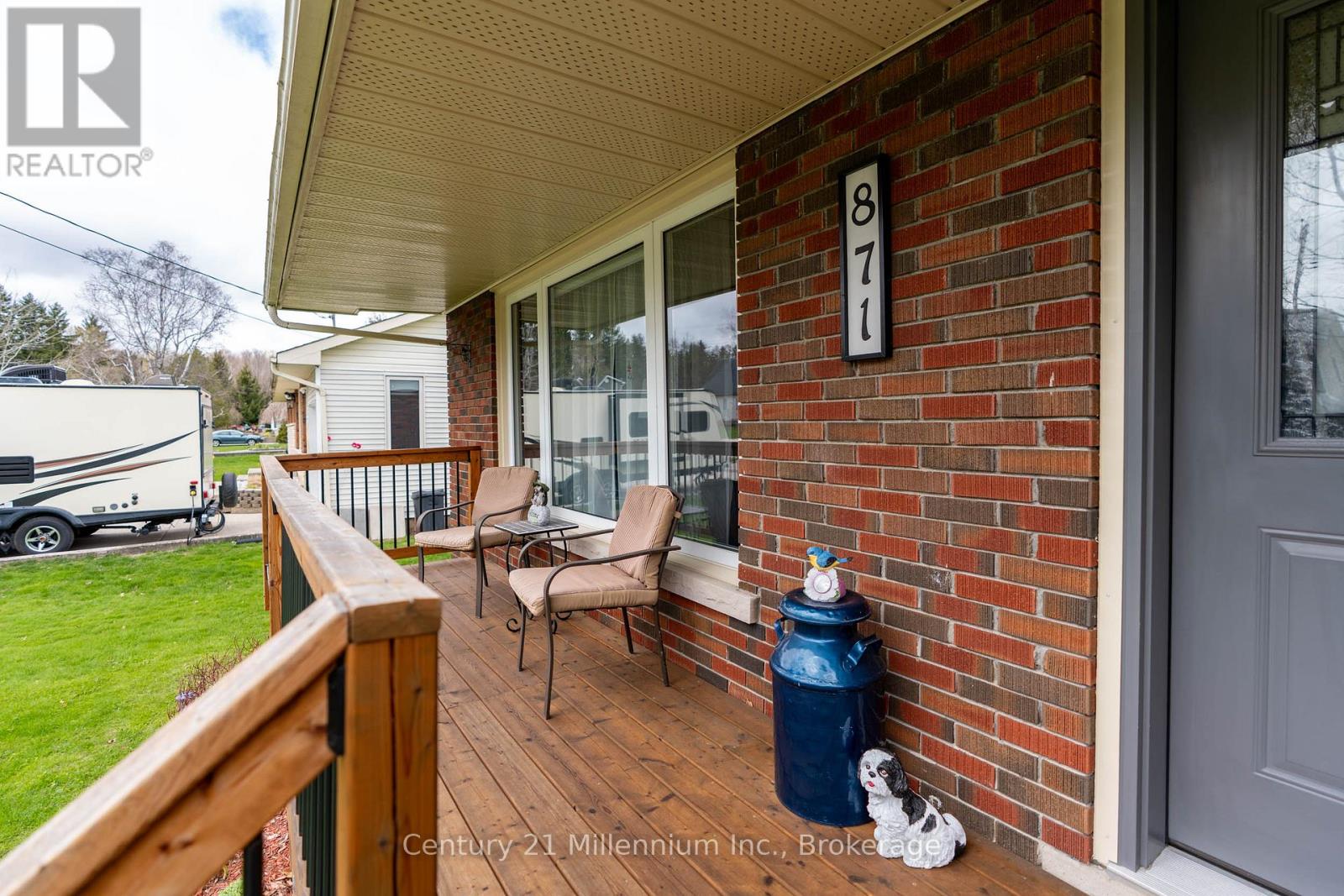 871 16TH STREET W - 6