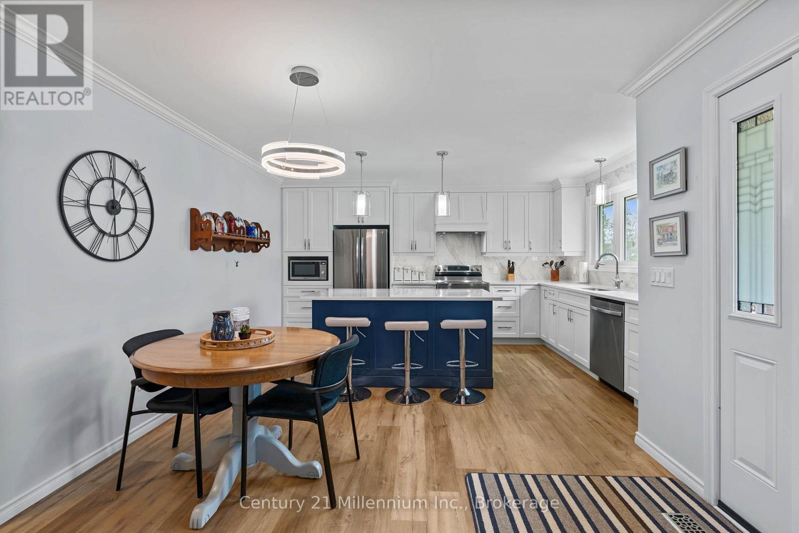871 16TH STREET W - 8