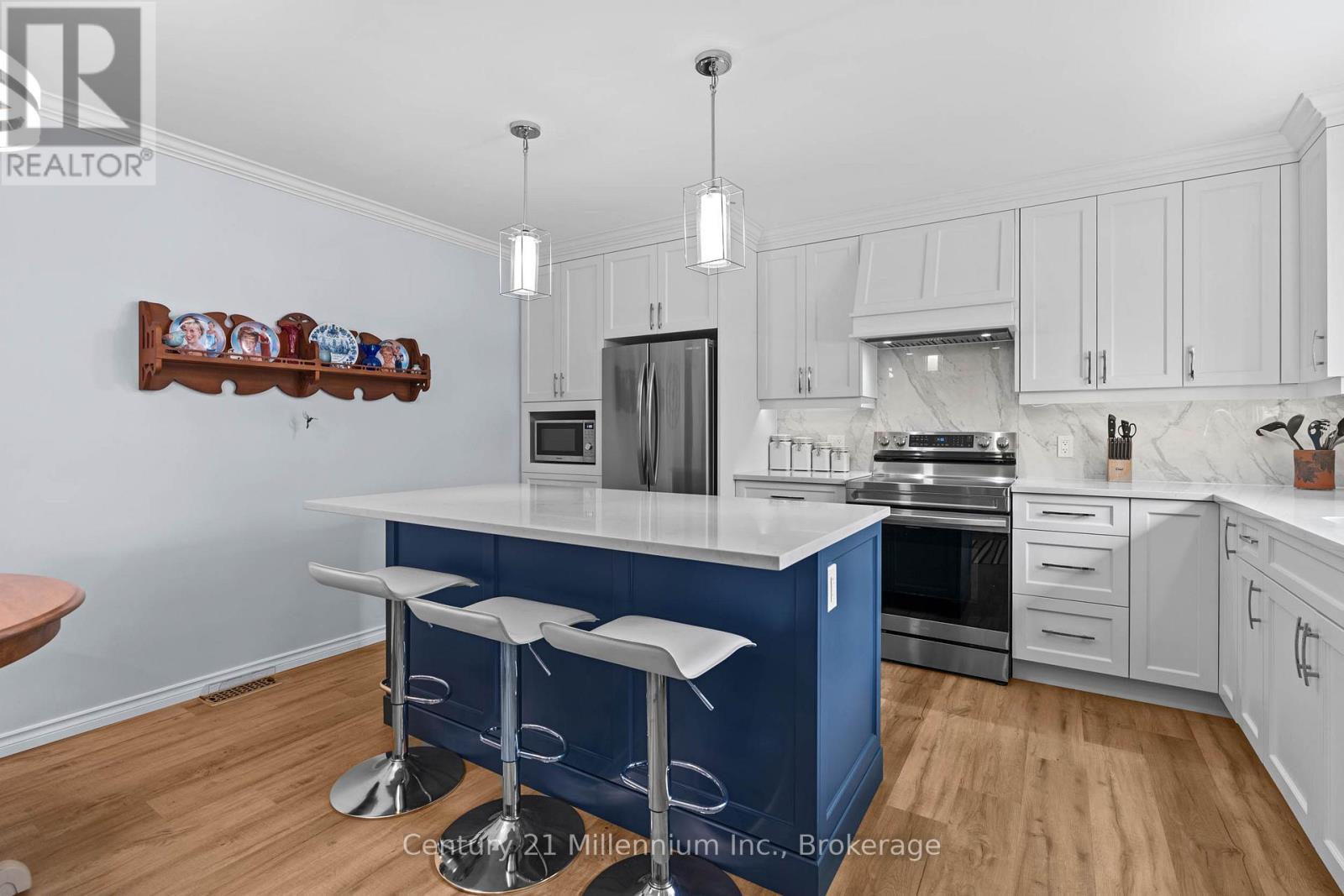 871 16TH STREET W - 9