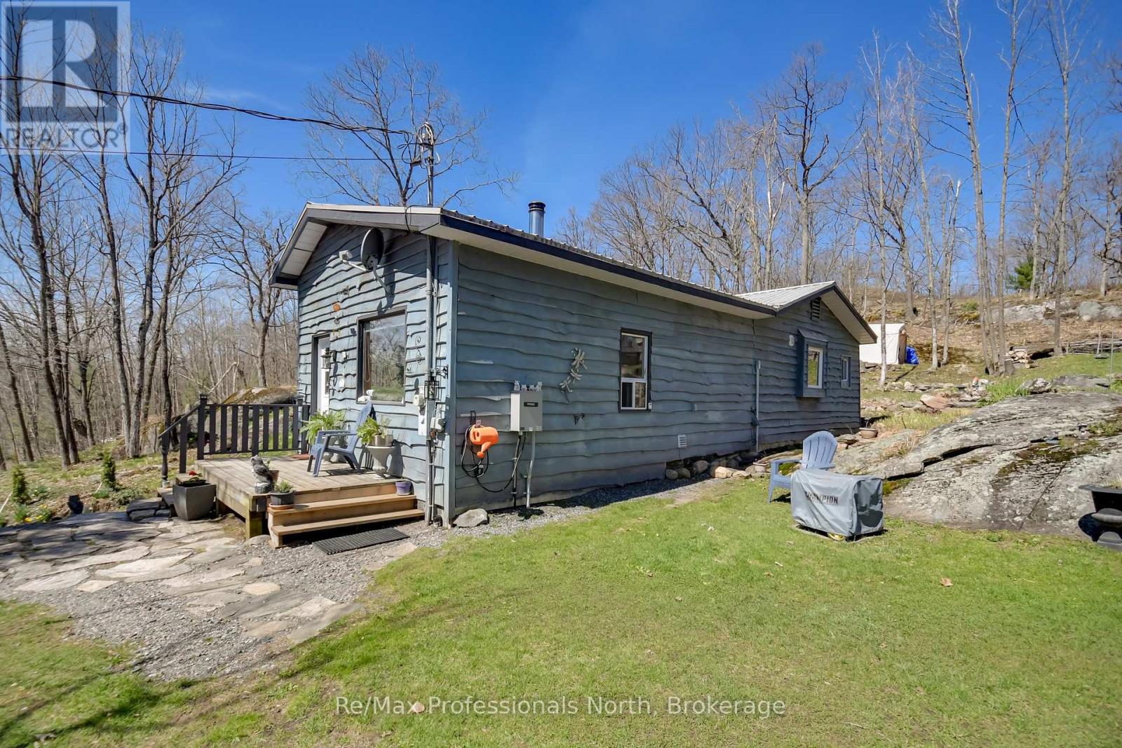 1017 BARLOCHAN ROAD - 25