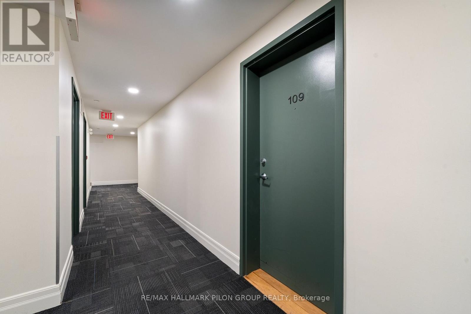#109 950 MARGUERITE AVENUE - 11
