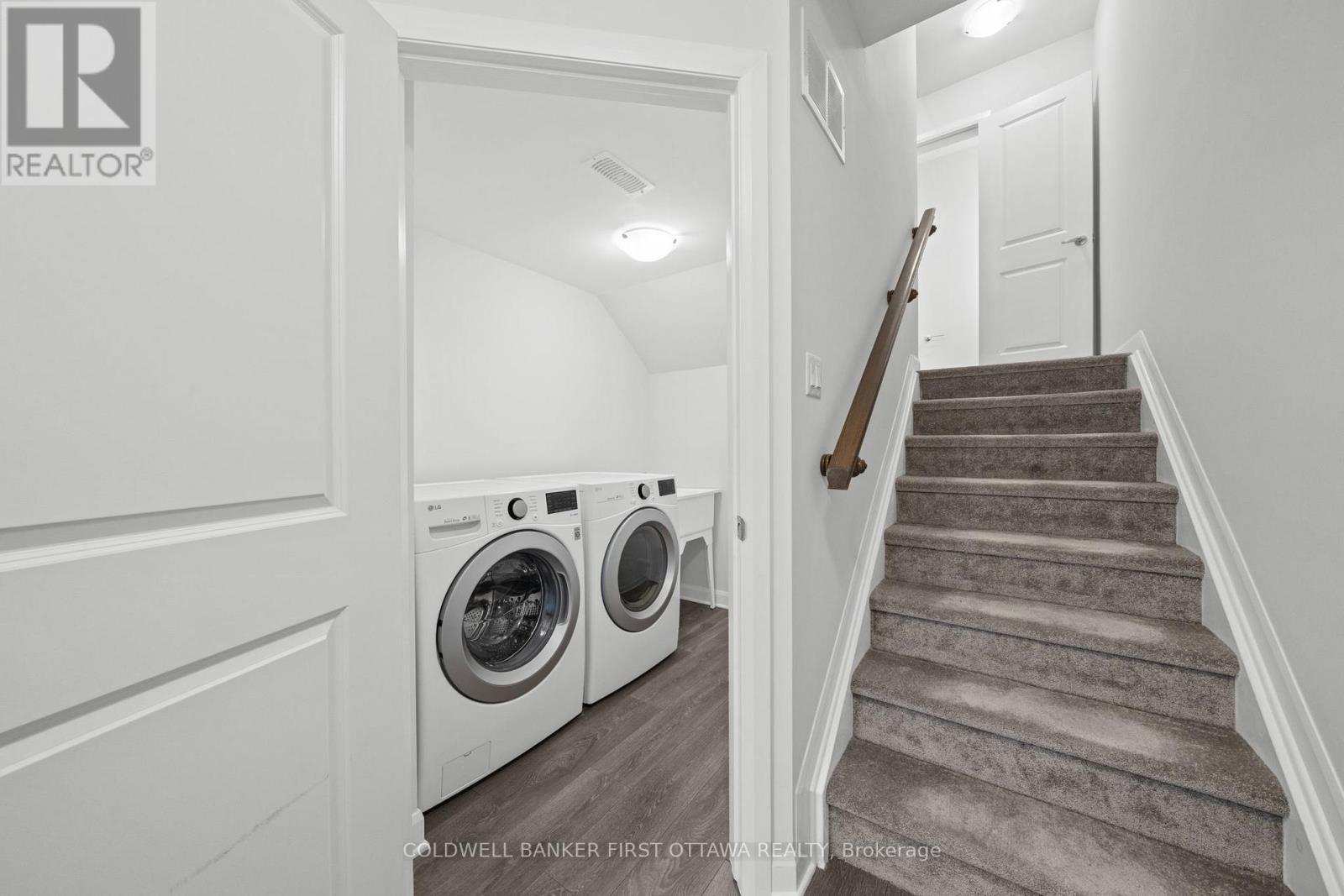 511 CLEMENCY CRESCENT - 21