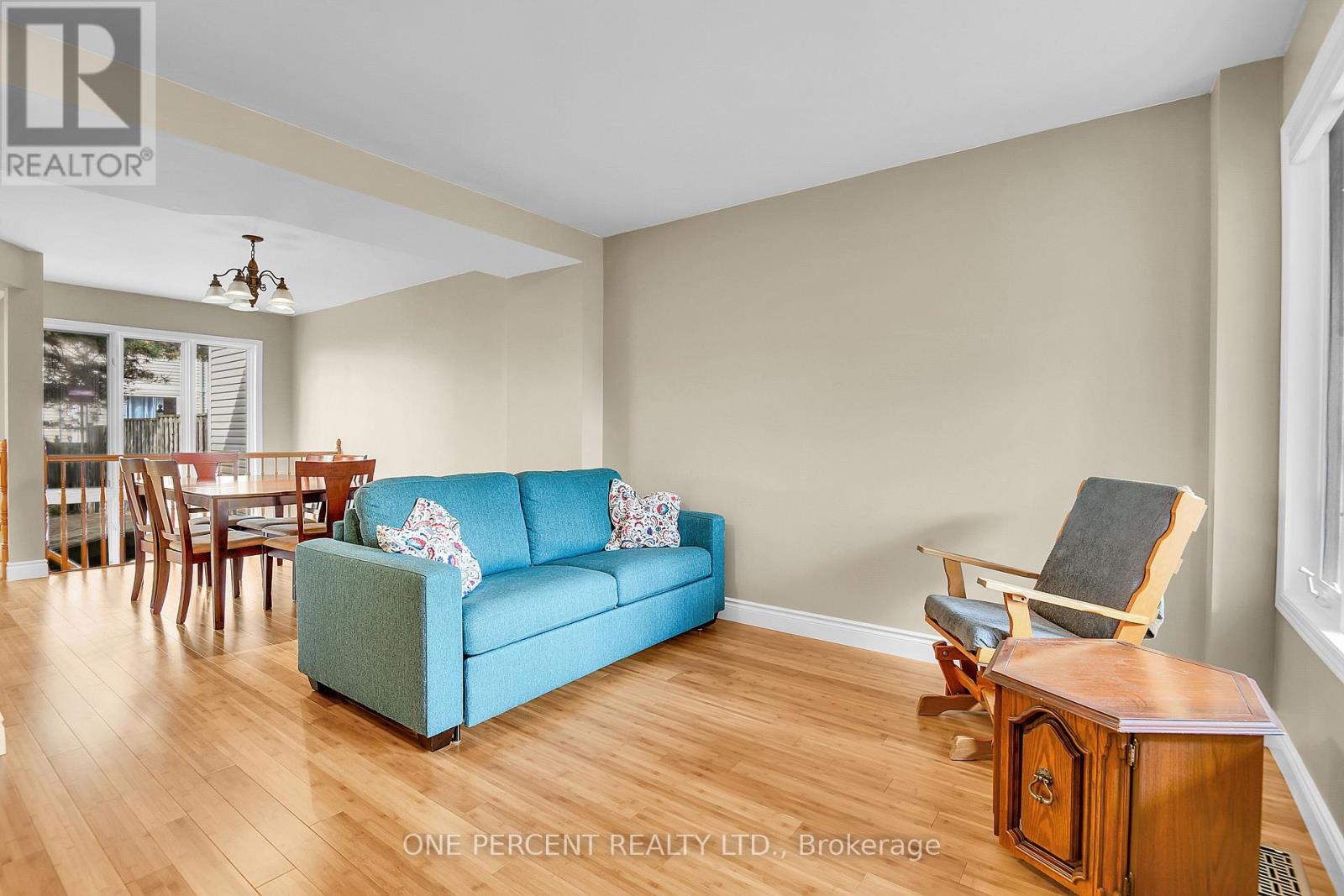 234 BEATRICE DRIVE - 8