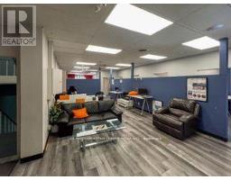 Upper - 64 Vaughan Road, Toronto, ON M6G2N4 Photo 11