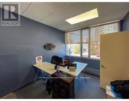 Upper - 64 Vaughan Road, Toronto, ON M6G2N4 Photo 8
