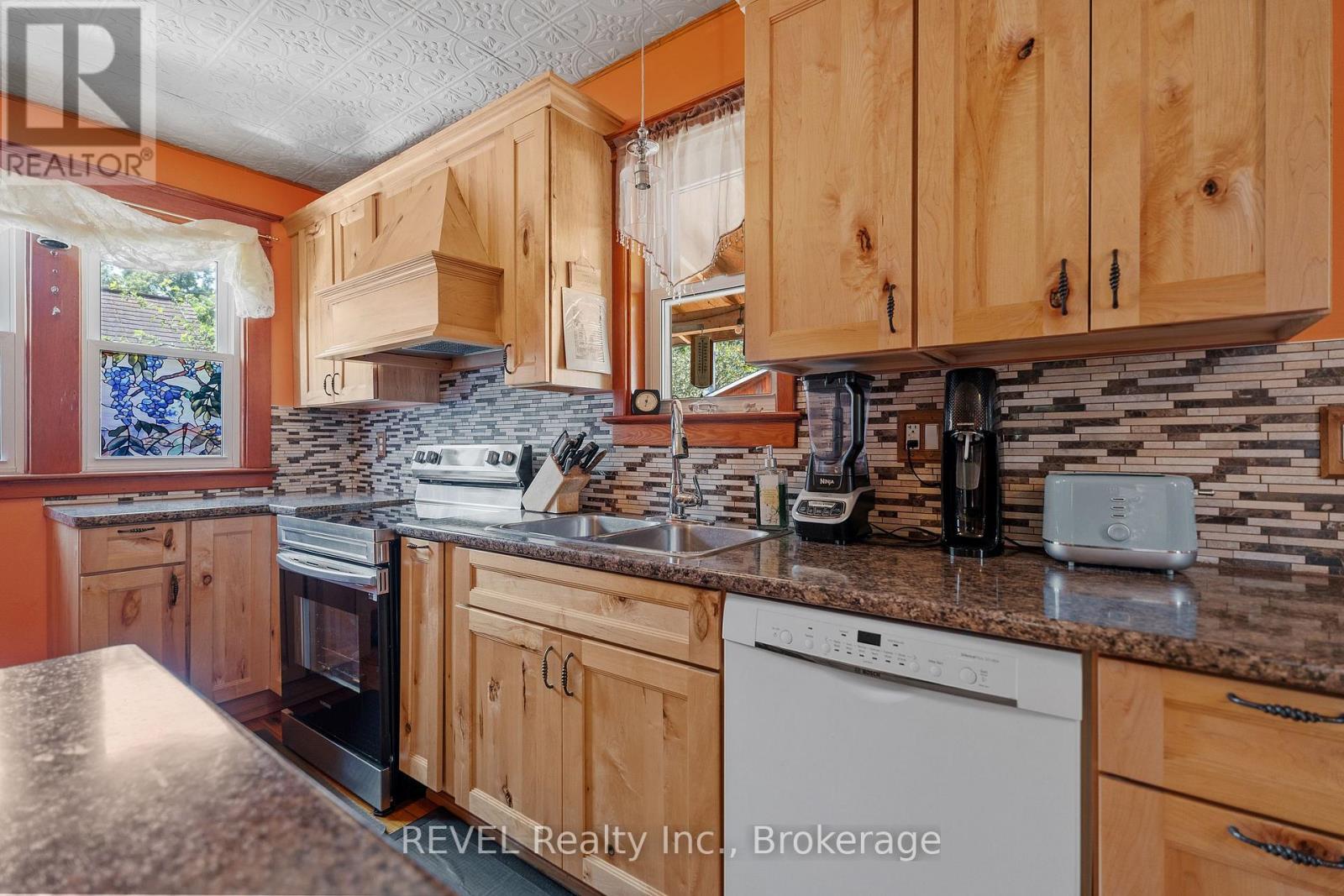 208 NORTH STREET - 22