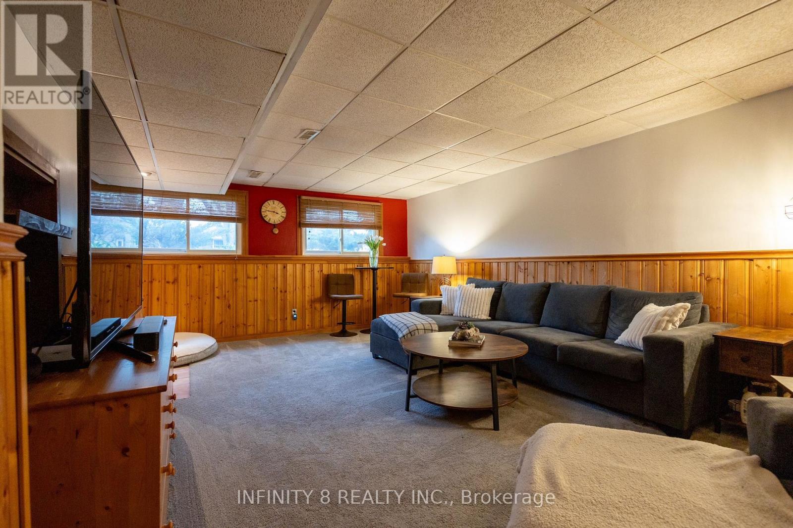 38 CRESCENTWOOD DRIVE E - 14