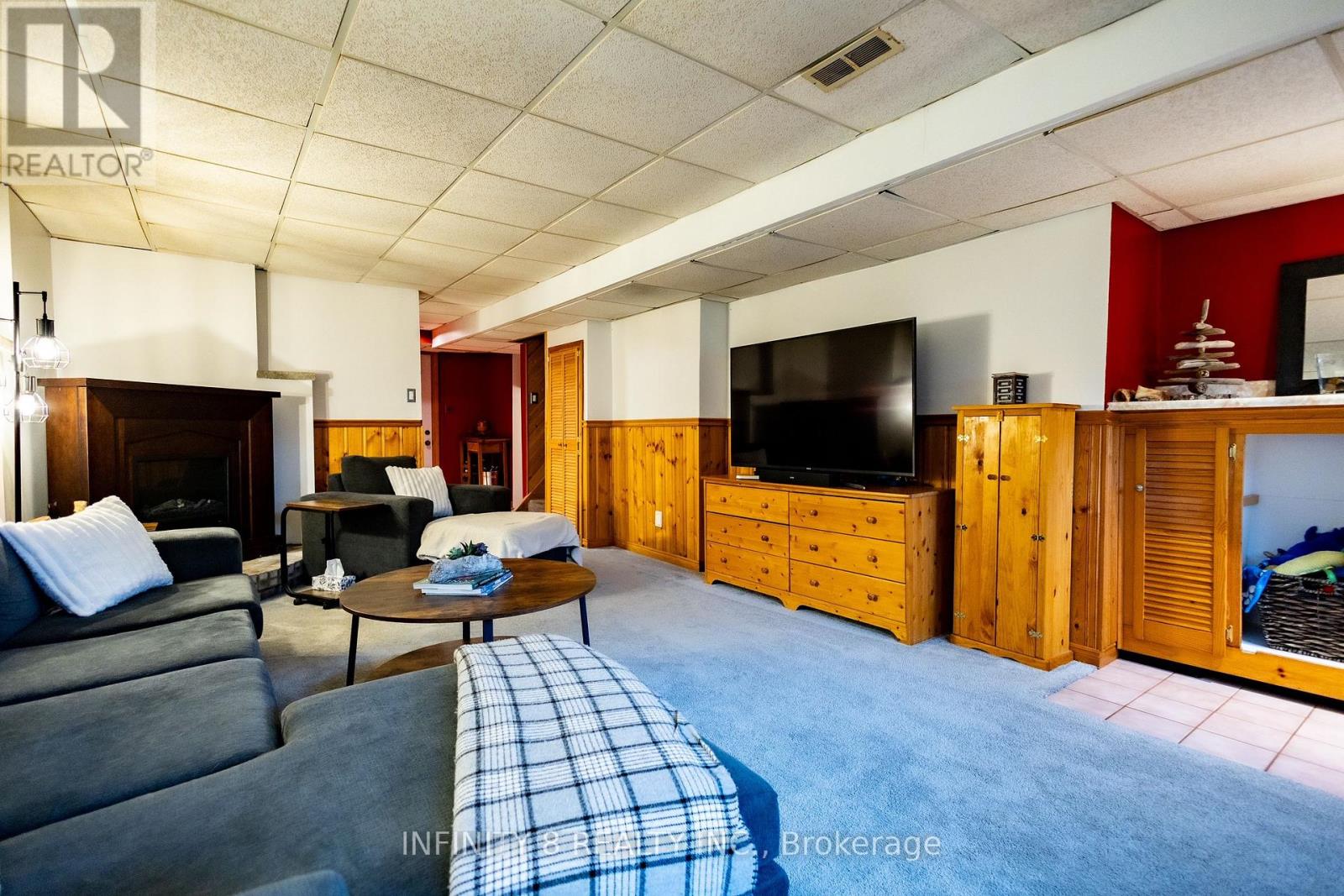 38 CRESCENTWOOD DRIVE E - 15