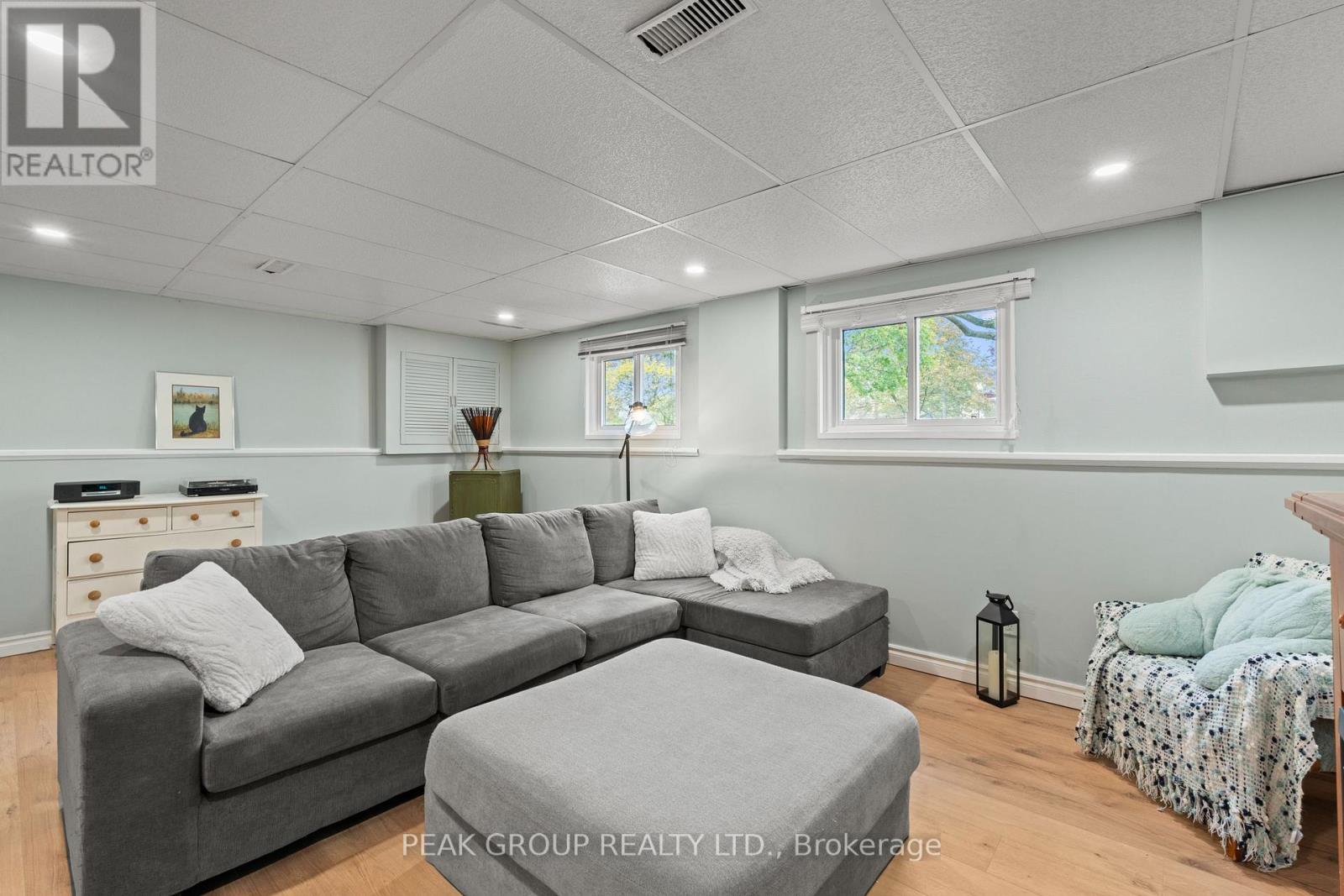 26 TARA CRESCENT - 18