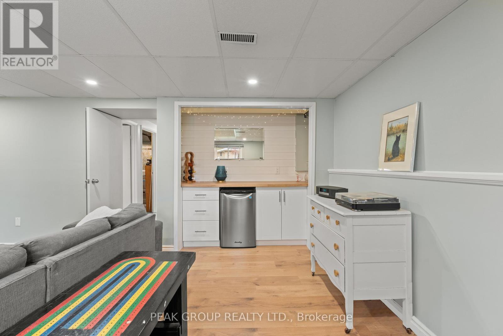 26 TARA CRESCENT - 22