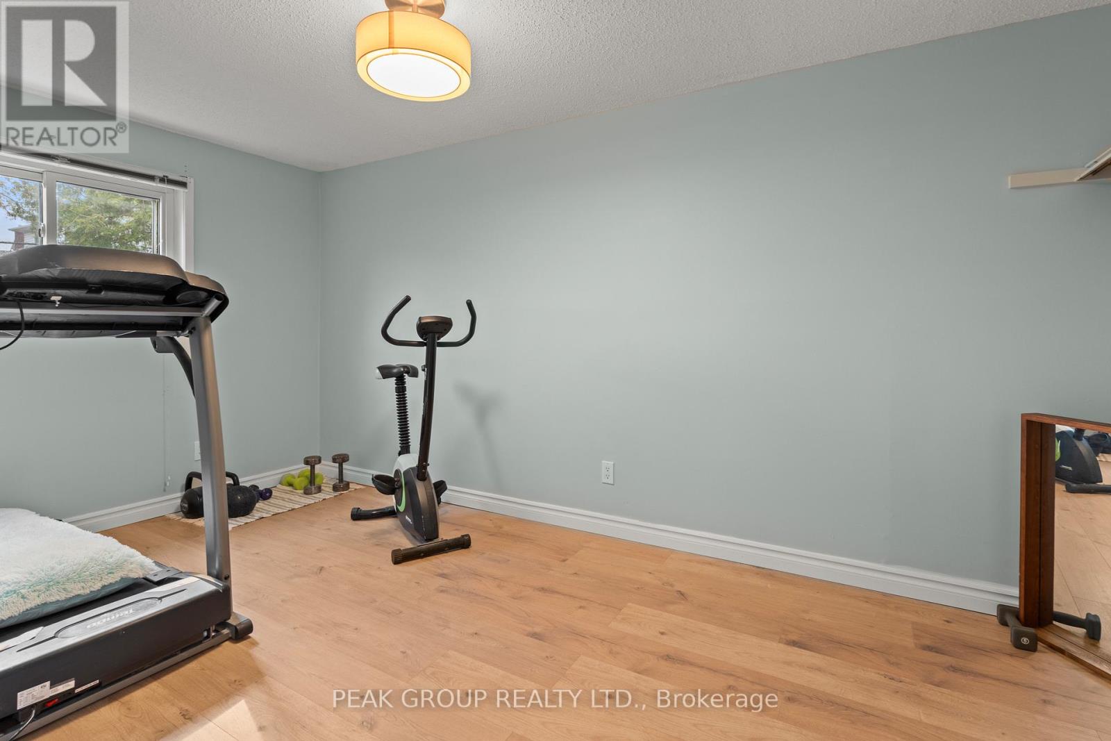 26 TARA CRESCENT - 25