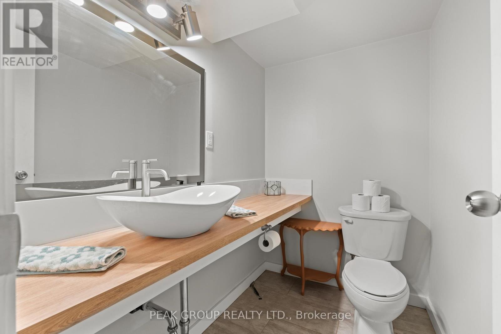 26 TARA CRESCENT - 27