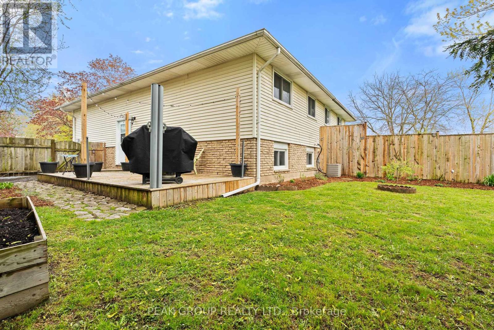 26 TARA CRESCENT - 28