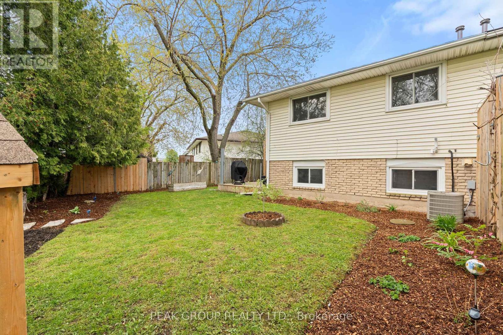 26 TARA CRESCENT - 29