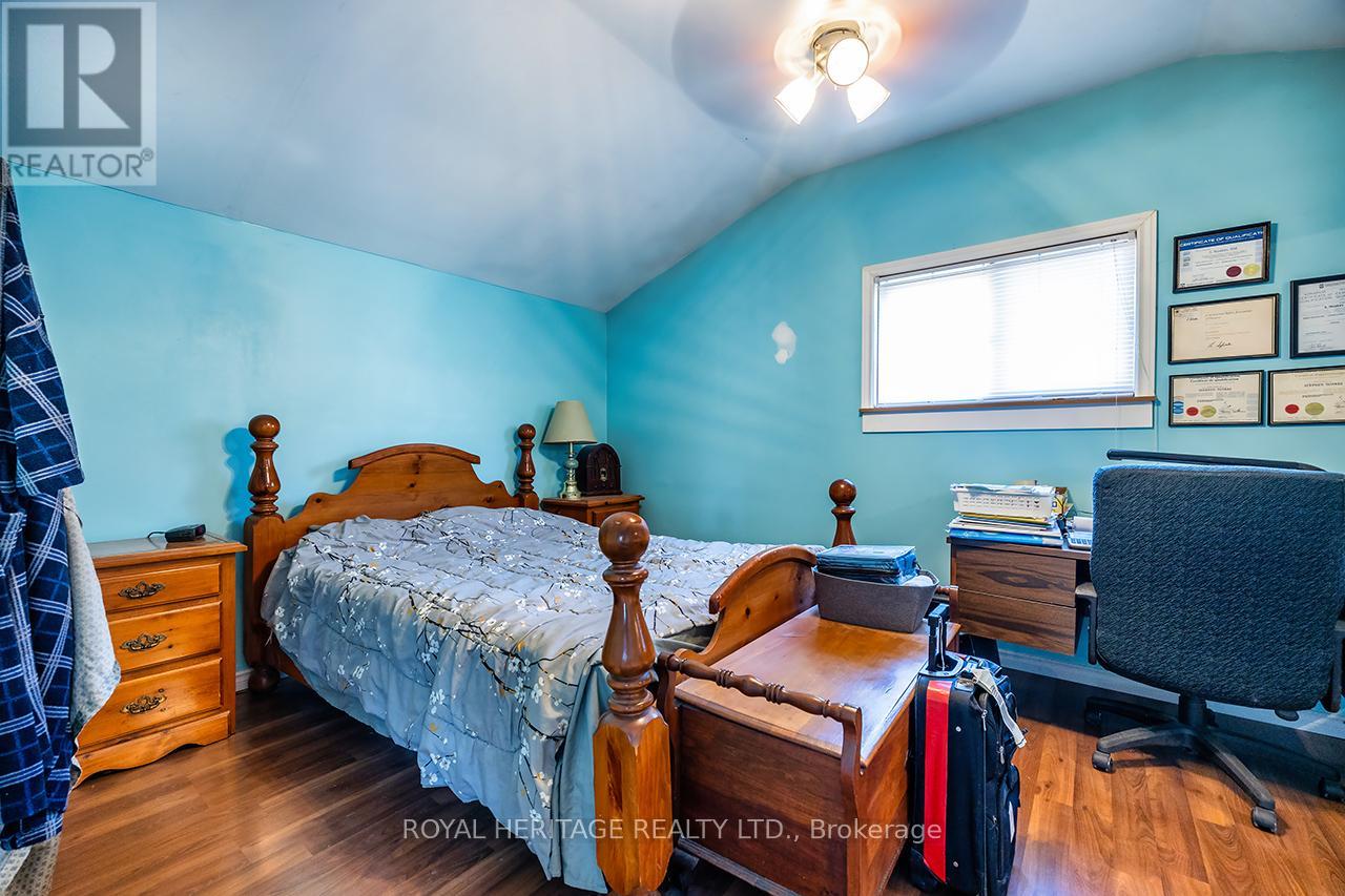 64 CEDAR GROVE DRIVE - 17