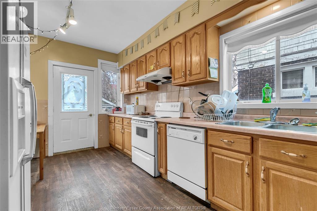 369 RANKIN, Windsor, Ontario, N9B2R6 — Photo 3