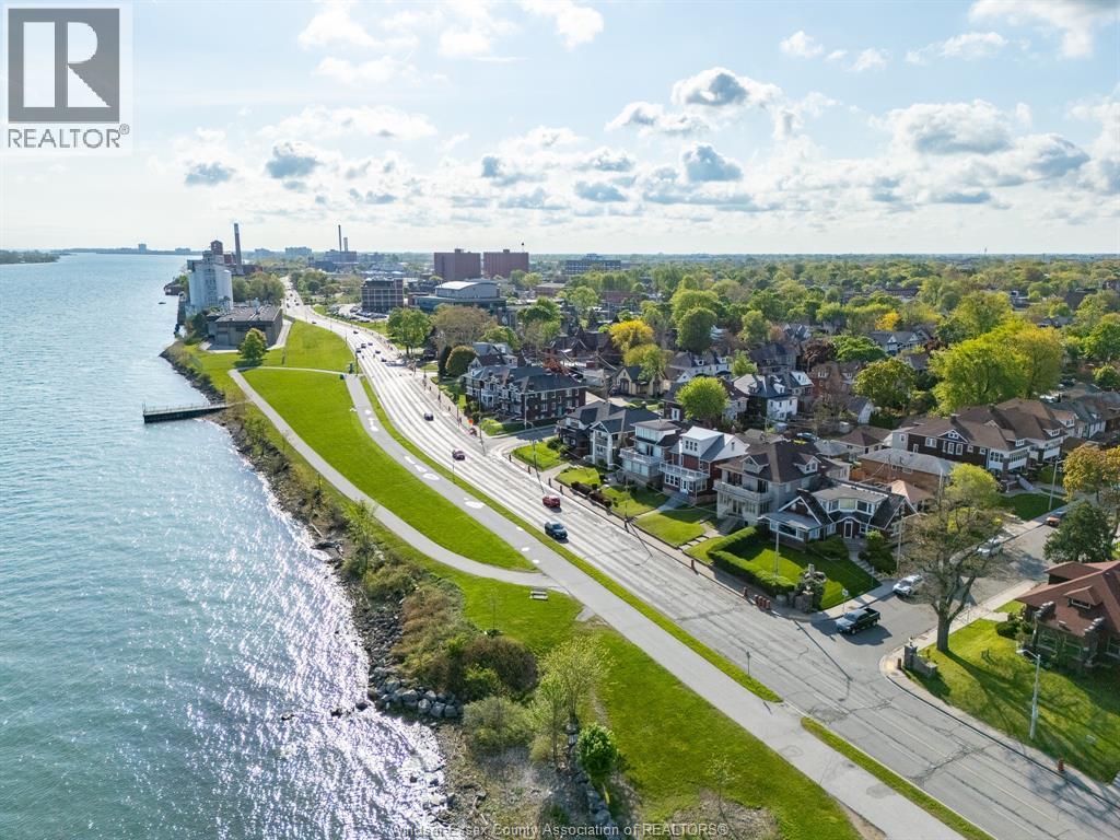 1441 RIVERSIDE DRIVE East, Windsor, Ontario, N9A2T9 — Photo 2