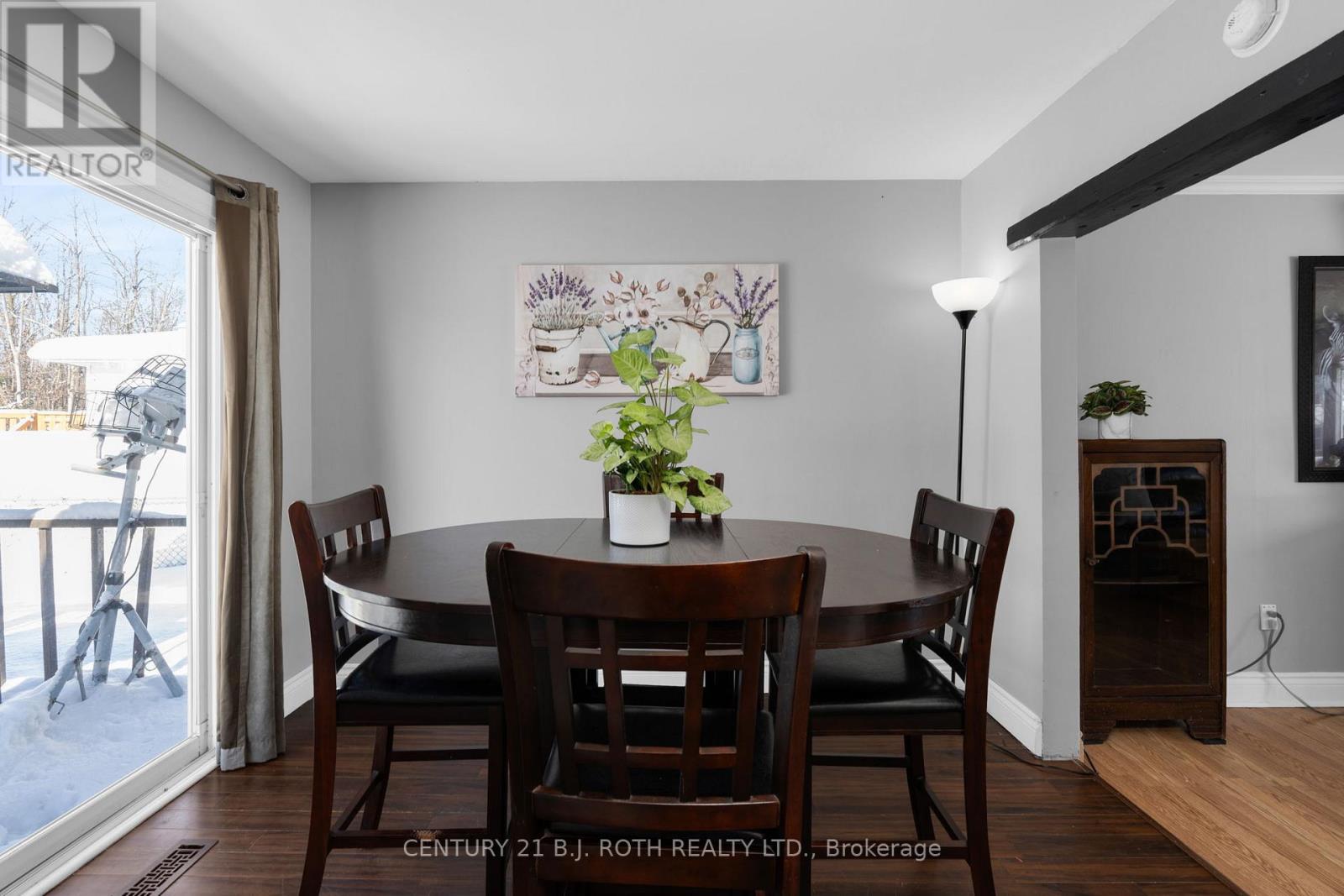 1032 GILMORE AVENUE - 11