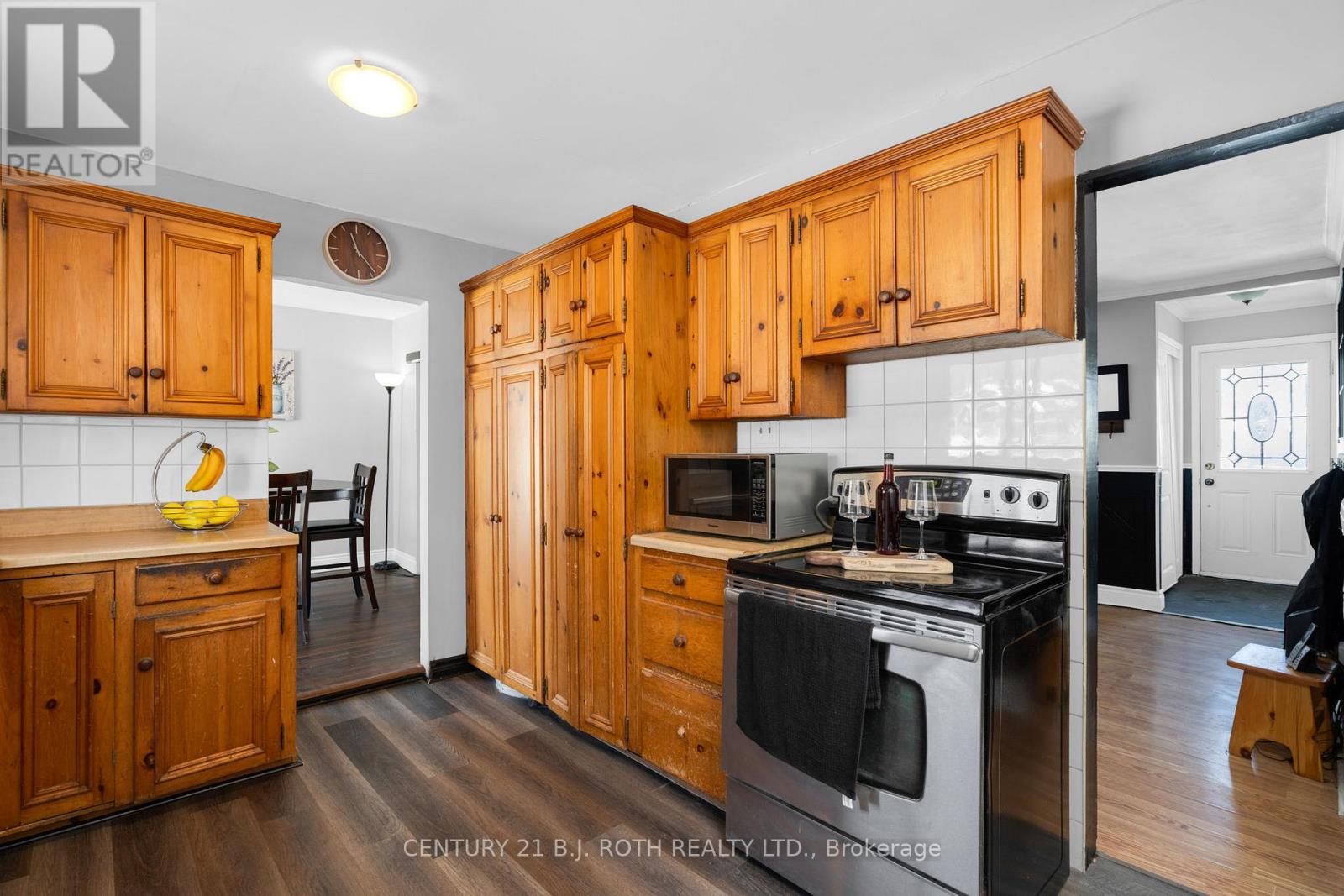 1032 GILMORE AVENUE - 13
