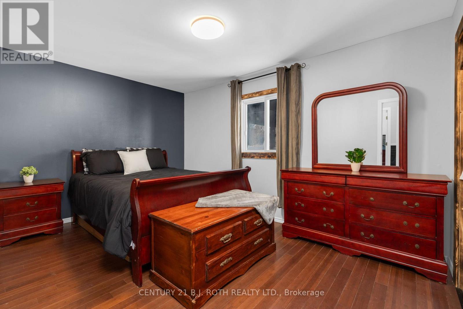 1032 GILMORE AVENUE - 15