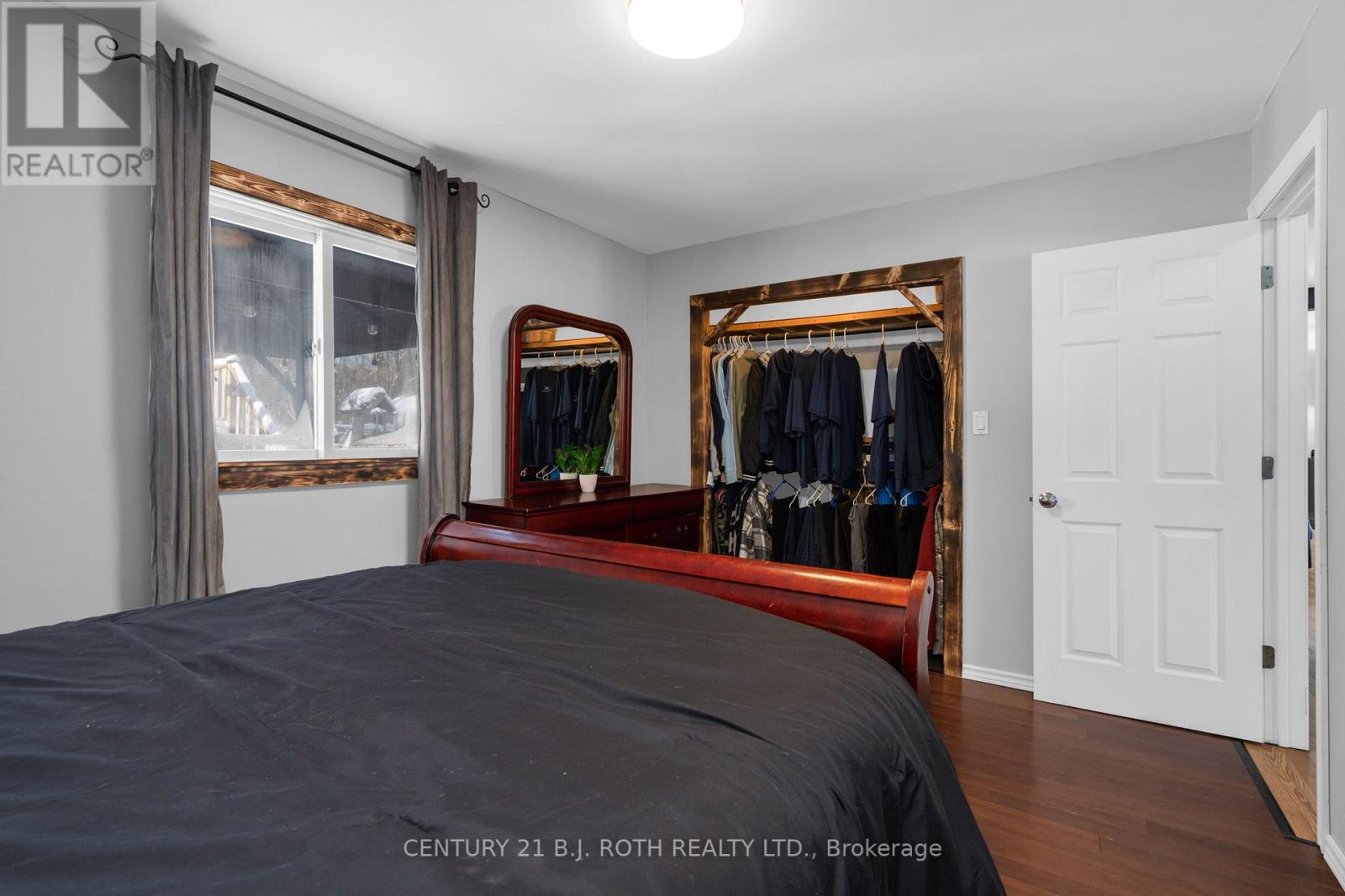 1032 GILMORE AVENUE - 16