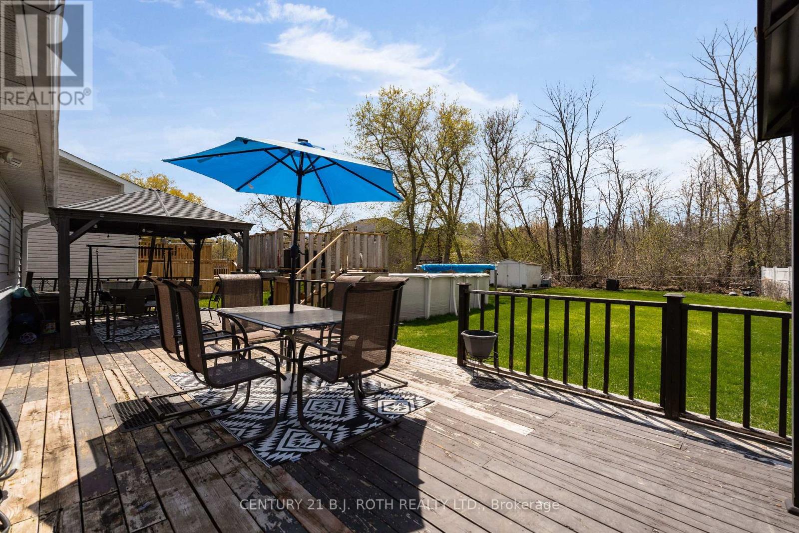 1032 GILMORE AVENUE - 22