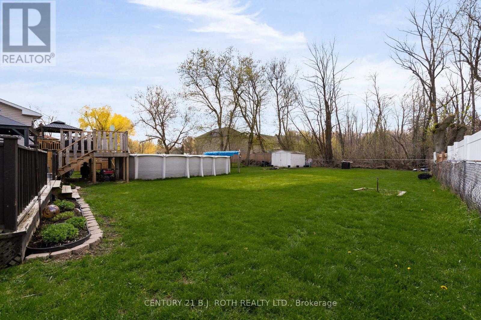 1032 GILMORE AVENUE - 25