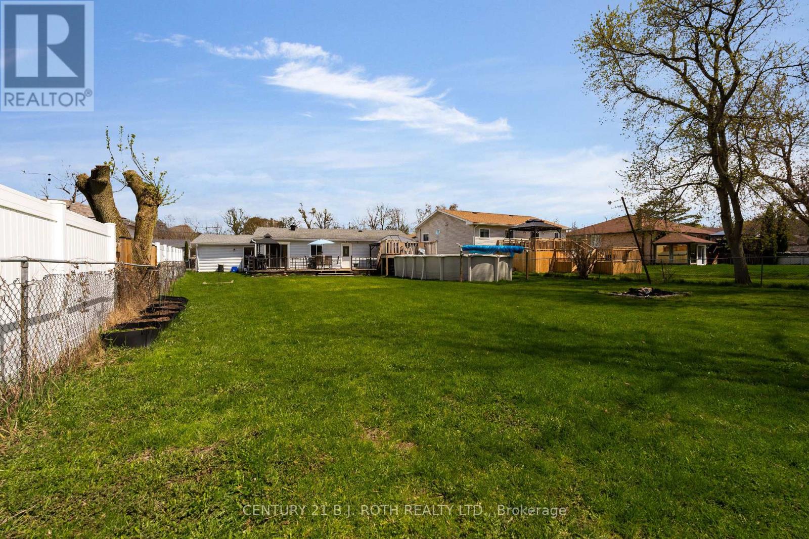 1032 GILMORE AVENUE - 26