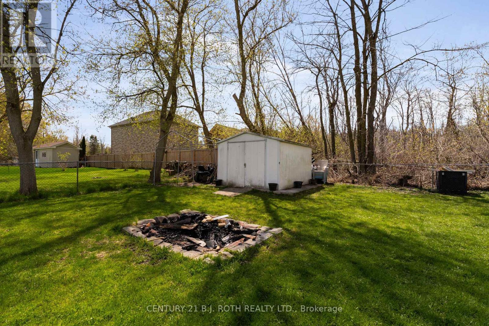 1032 GILMORE AVENUE - 27