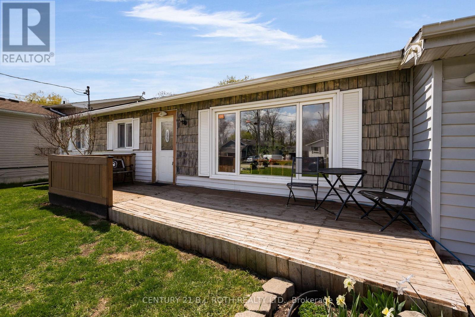 1032 GILMORE AVENUE - 4
