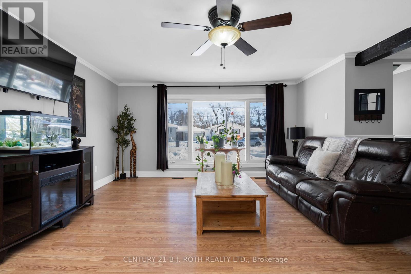 1032 GILMORE AVENUE - 7