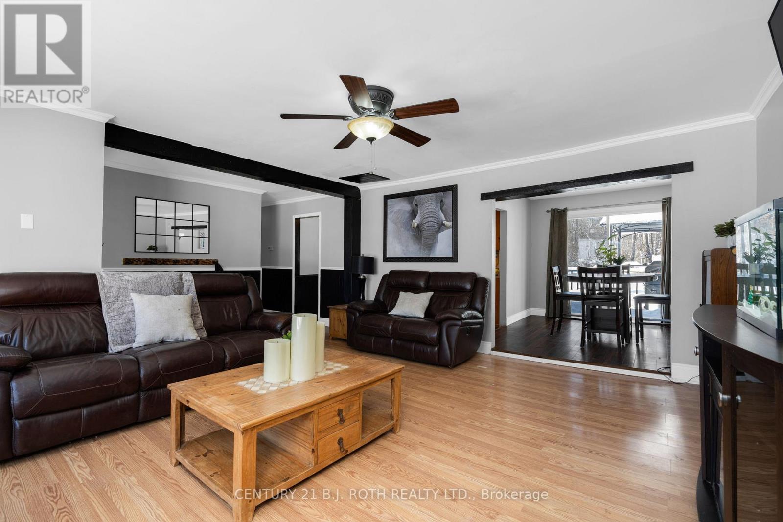 1032 GILMORE AVENUE - 9