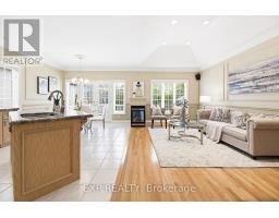 Family room - 126 Carmela Avenue, Richmond Hill, ON L4E2V6 Photo 10