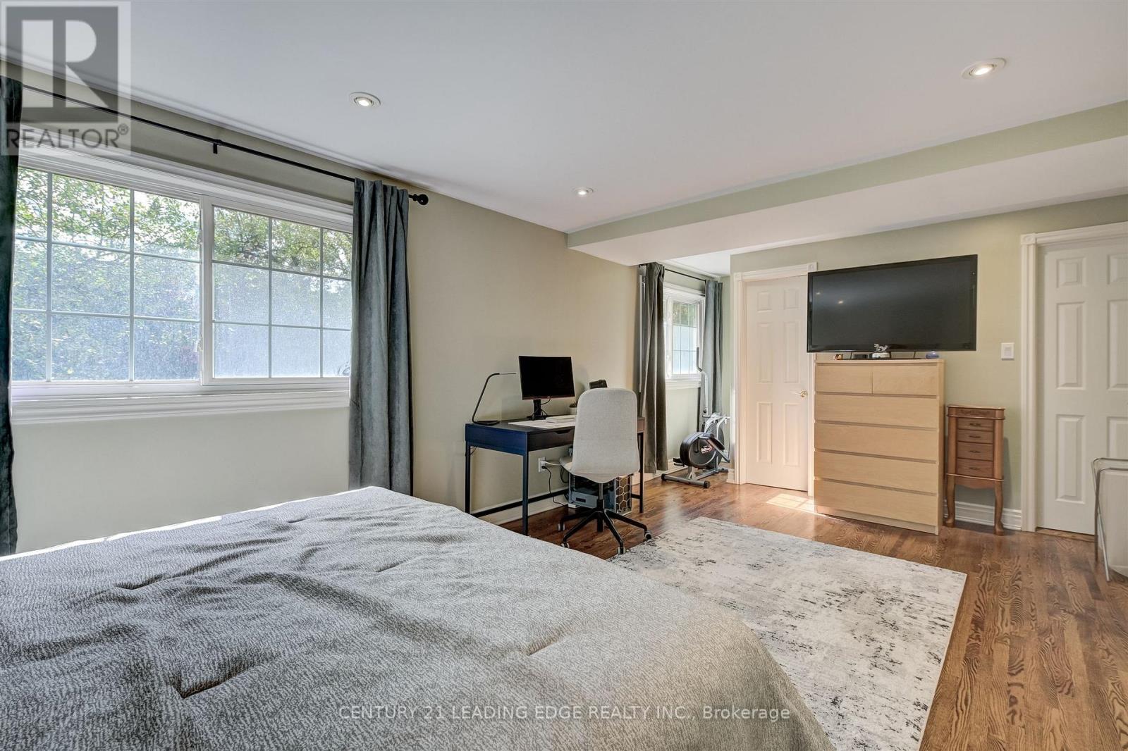 171 KRIEGHOFF AVENUE - 21