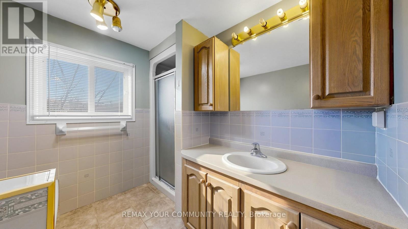 50 RIVERGLEN DRIVE - 16
