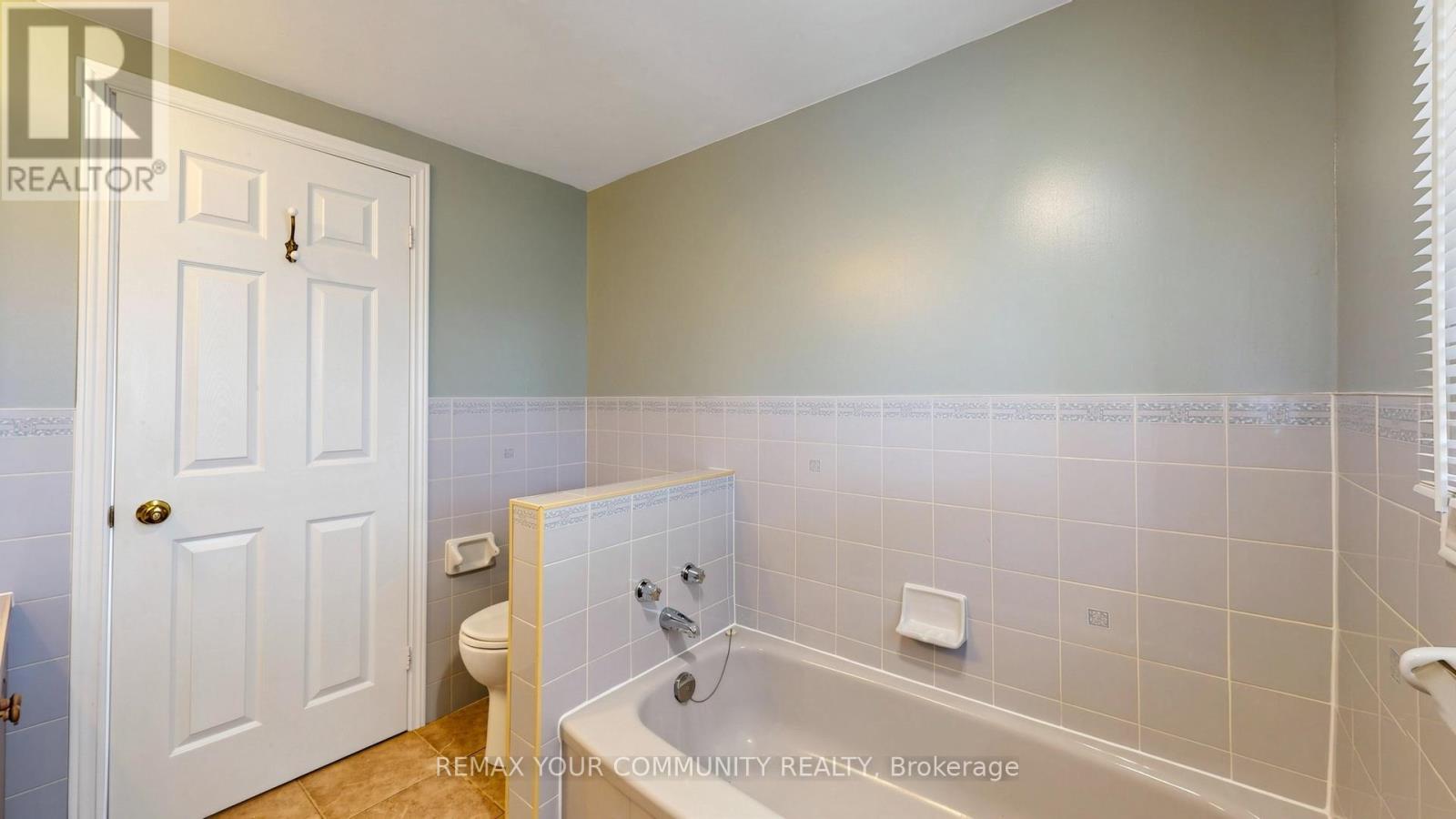 50 RIVERGLEN DRIVE - 17