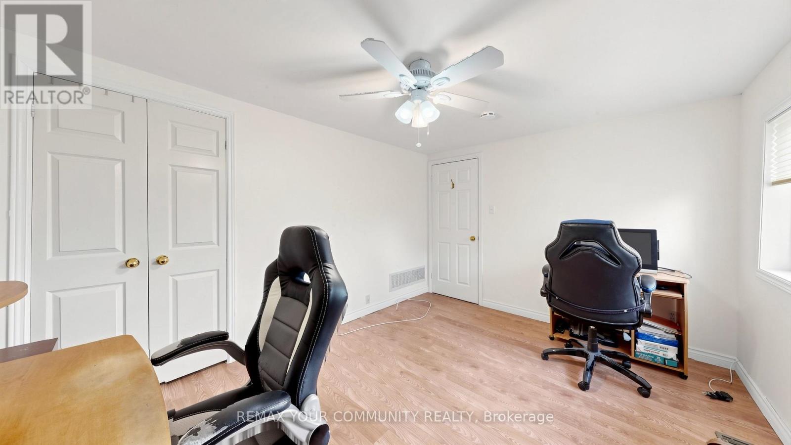 50 RIVERGLEN DRIVE - 21