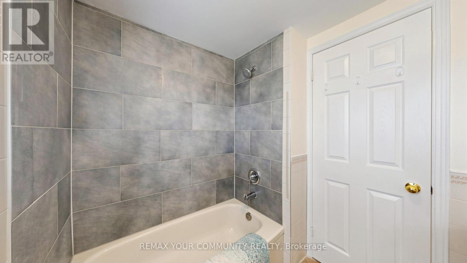 50 RIVERGLEN DRIVE - 23