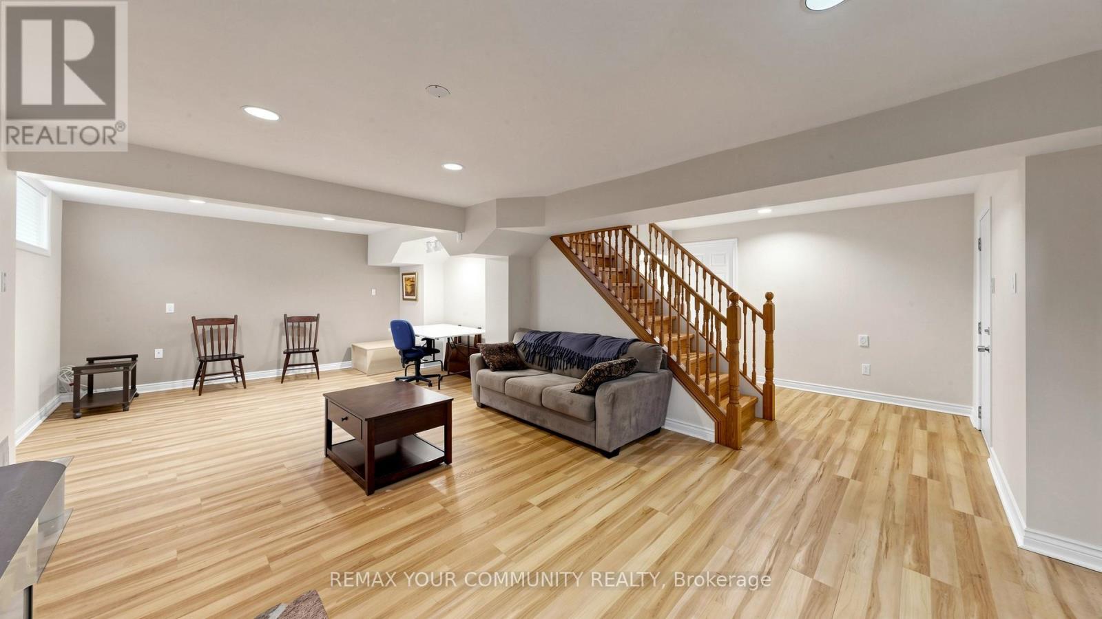 50 RIVERGLEN DRIVE - 24