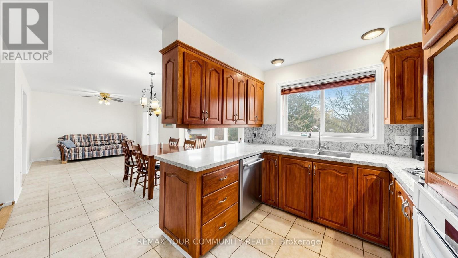 50 RIVERGLEN DRIVE - 8