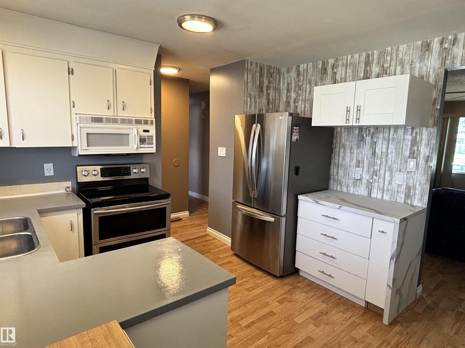 155 BROOKWOOD DR, Spruce Grove