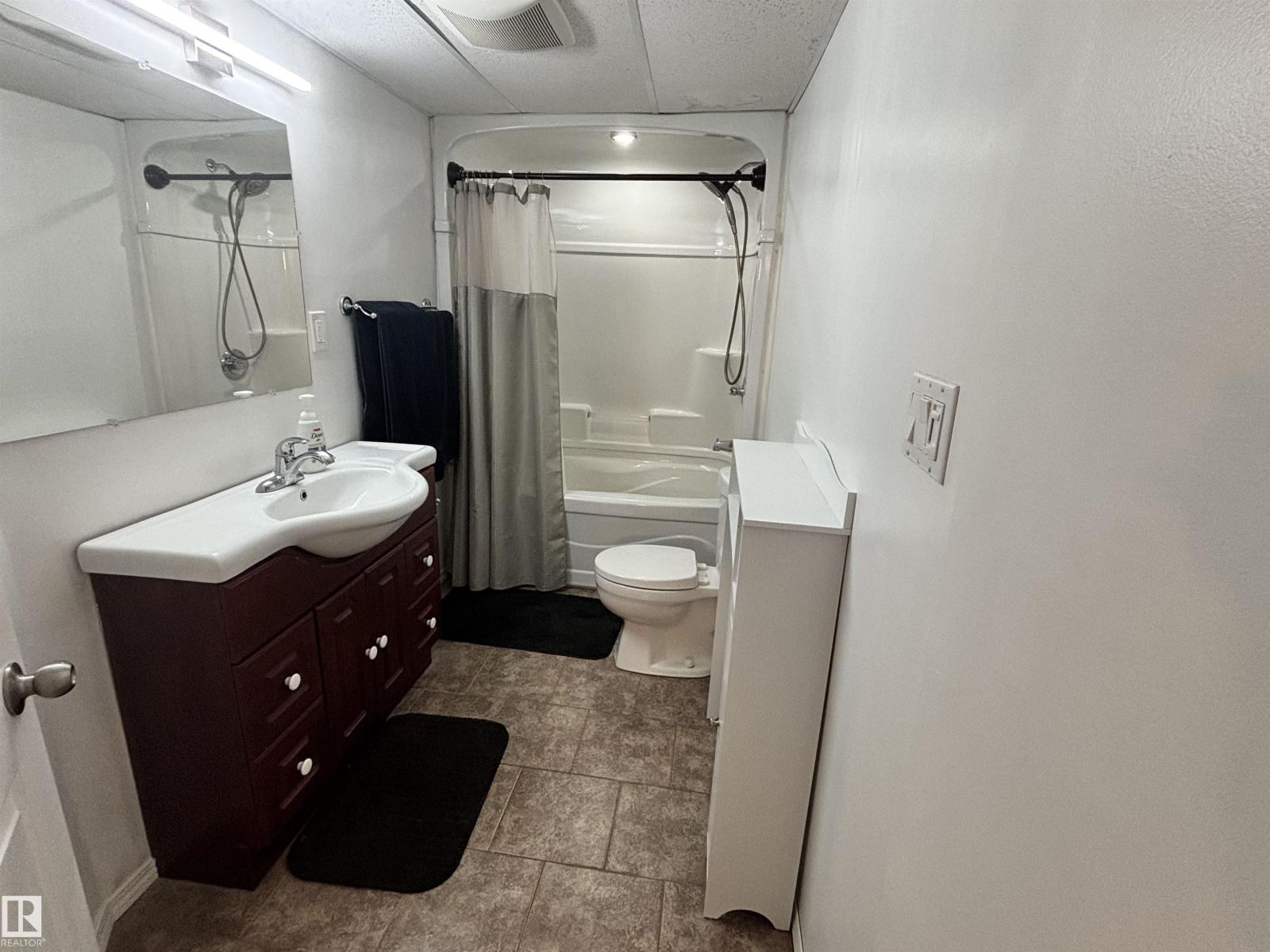 155 BROOKWOOD DR, Spruce Grove