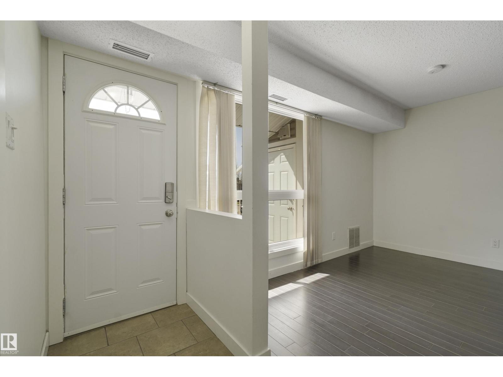 #54 2204 118 ST NW, Edmonton