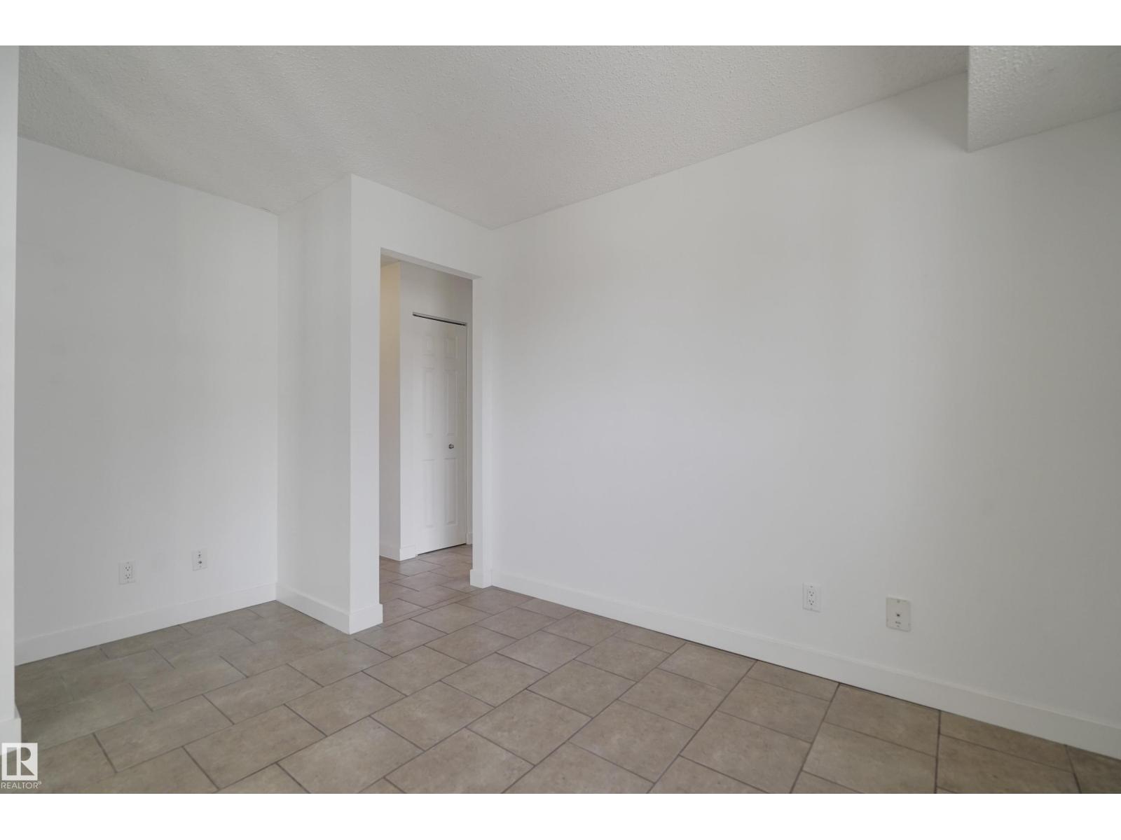 #54 2204 118 ST NW, Edmonton