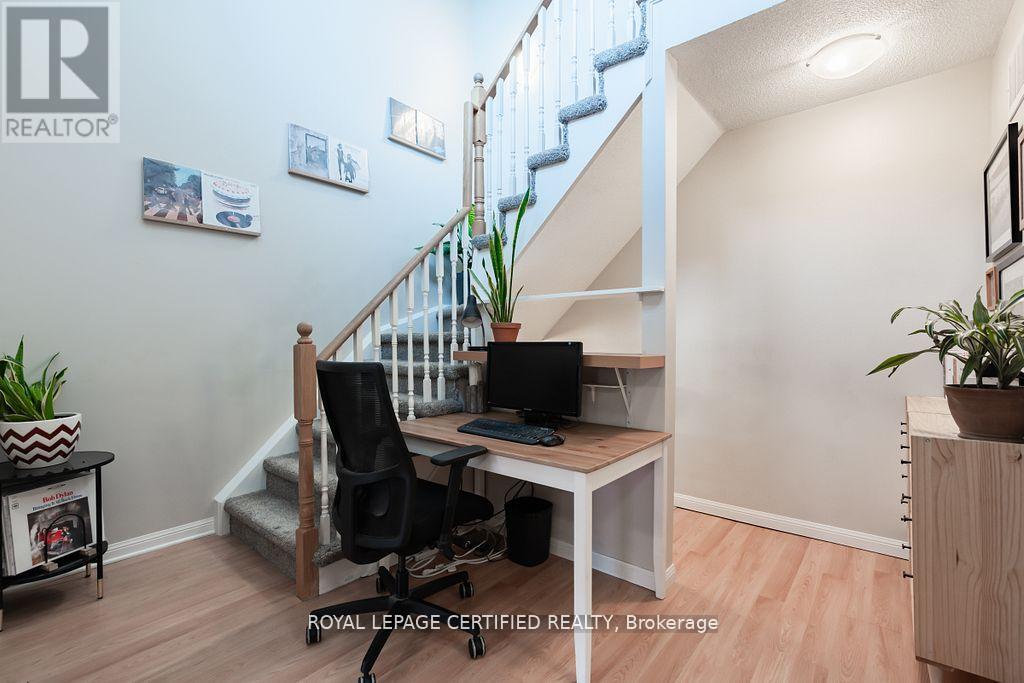 #1222 22 LAIDLAW STREET - 9